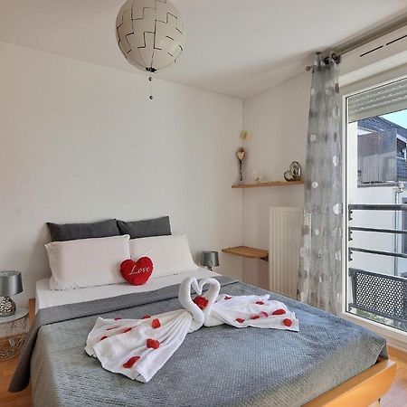 サン・ルイL'Appart' Frontiere-Suisse* Fibre*Chek-In*24/24アパートメント エクステリア 写真